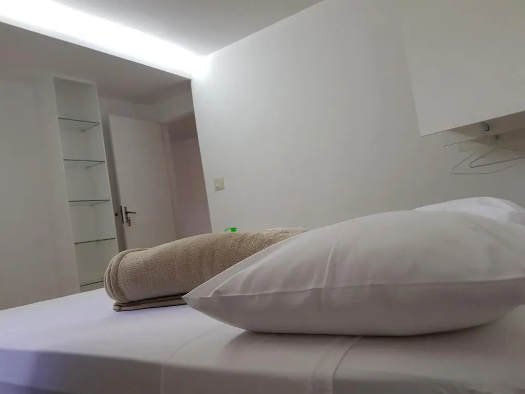 Quarto privativo em condomínio