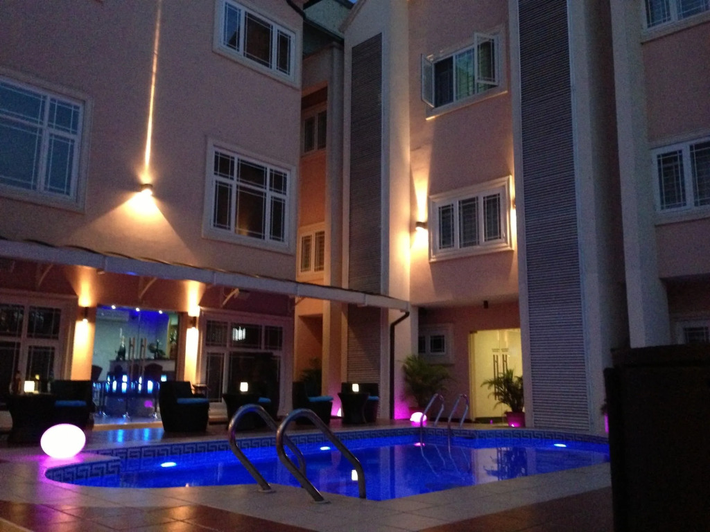 GrandBee Suites