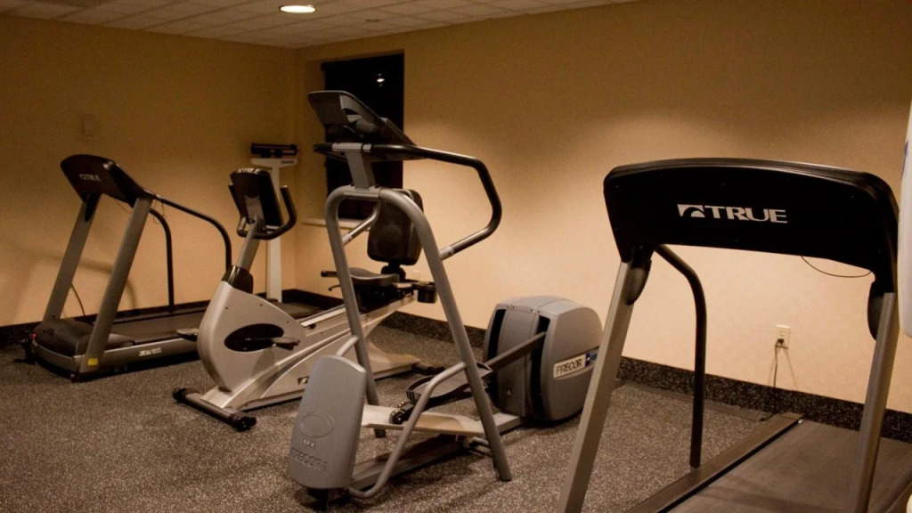 Holiday Inn Express Mentor Banquet Center by IHG