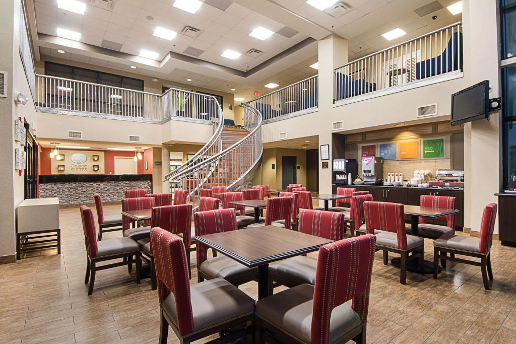 Comfort Suites Beachside
