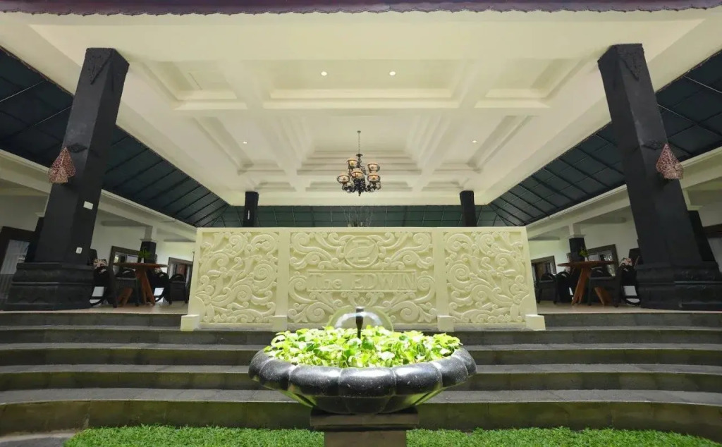 The Edwin Syariah By OYO Rooms