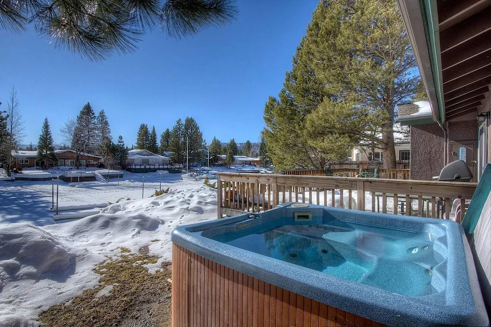 Rock Water Cove by Lake Tahoe Accommodations
