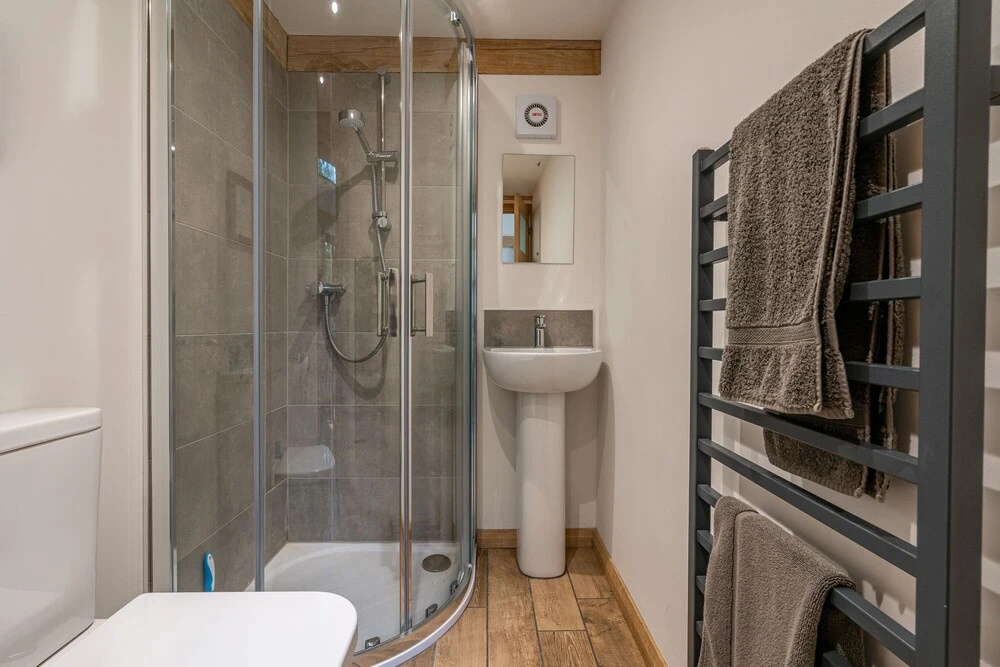 Alfriston Woodland Cabins - Foxes Hollow-hot Tub