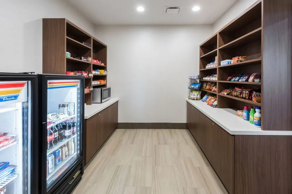 Regency Inn And Suites