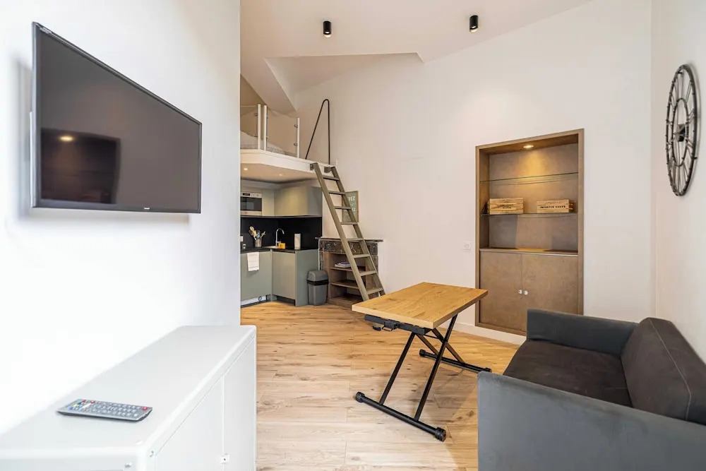 A/C Mezzanine Apt 1BR/2P - Place Garibaldi