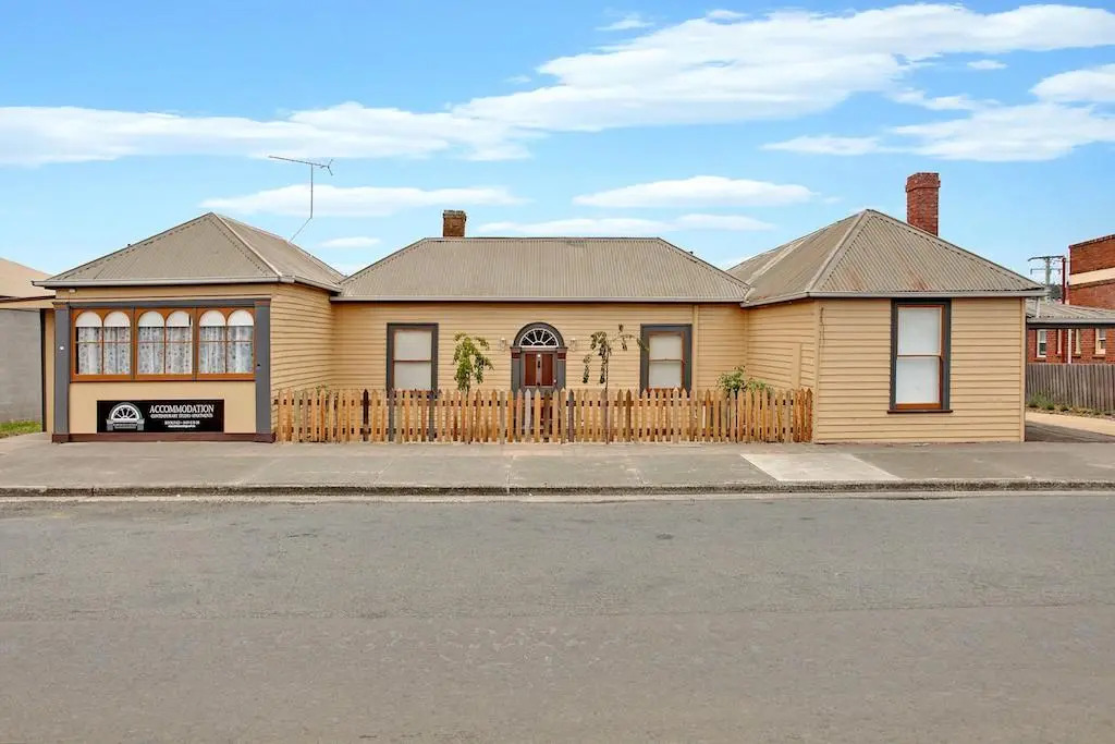 Robinson Cottage