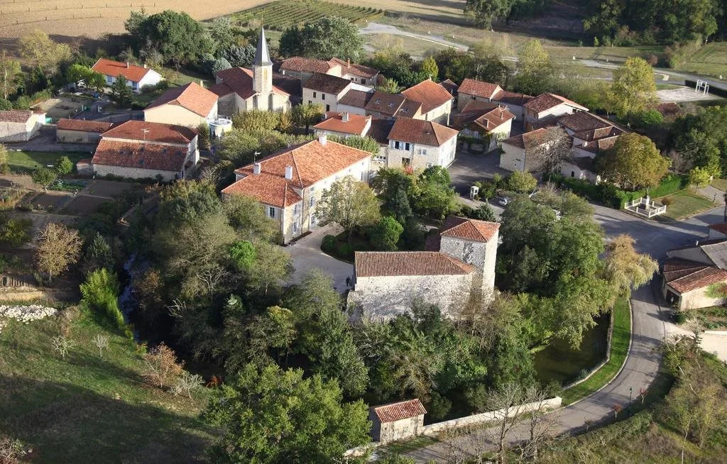 Le Castel Pierre - 7ch&7sdb avec clim, piscine XL, ping-pong, salle fitness et sauna pour 15 personnes