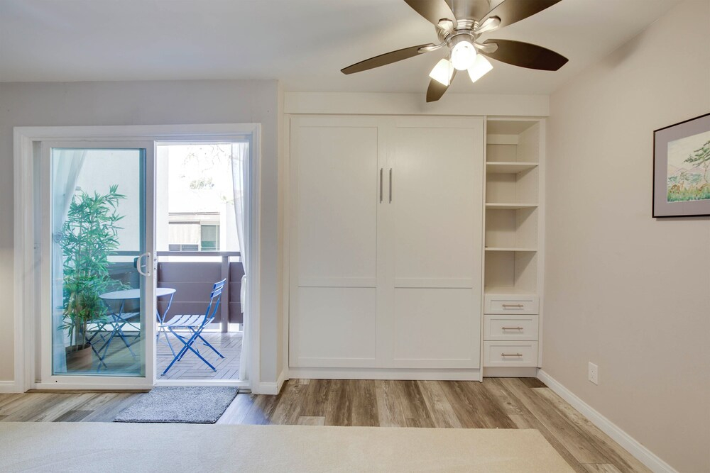San Diego Studio w/ Pool Access, 2 Mi to Old Town!