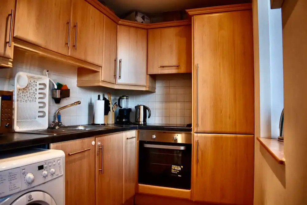 Spacious Ifsc 2 Bedroom Flat With Balcony