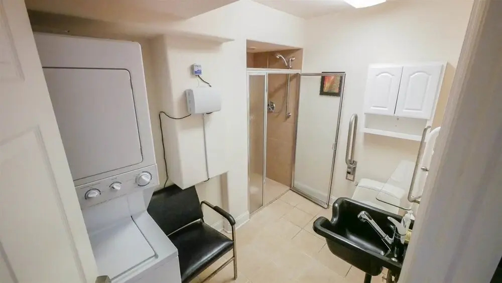 OC2226 Wesley Ave-2nd-Floor