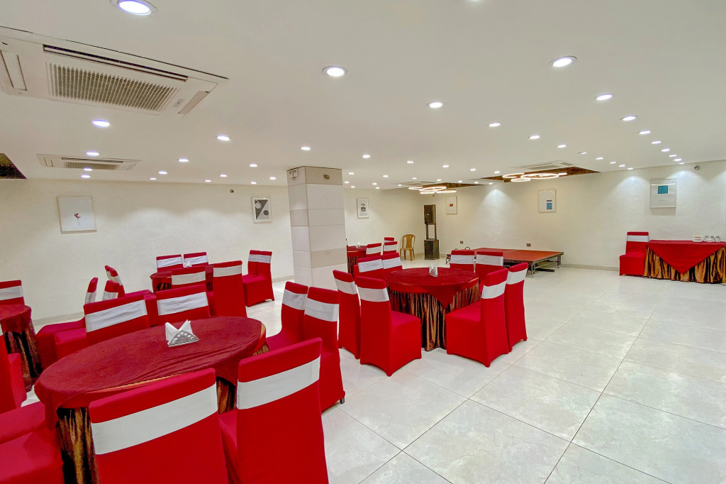 FabHotel Prime Oasis Blue