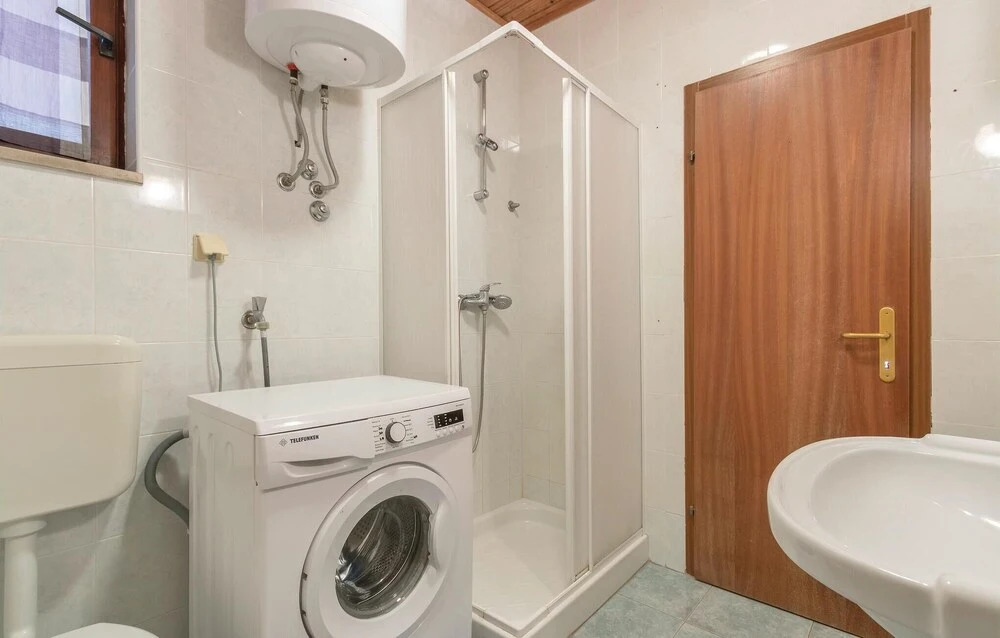 Stunning Home in Fazana With Wifi and 3 Bedrooms