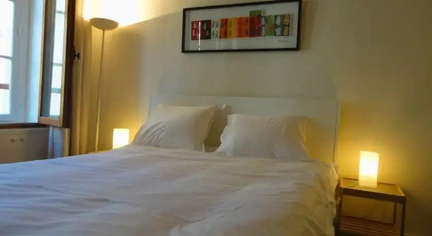 Into Paris - Mouffetard Apartment