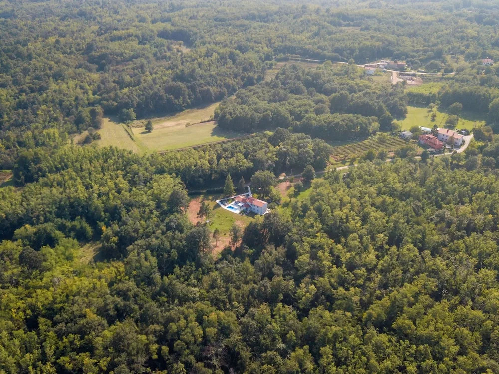 Charming Villa in Nedešcina With Pool