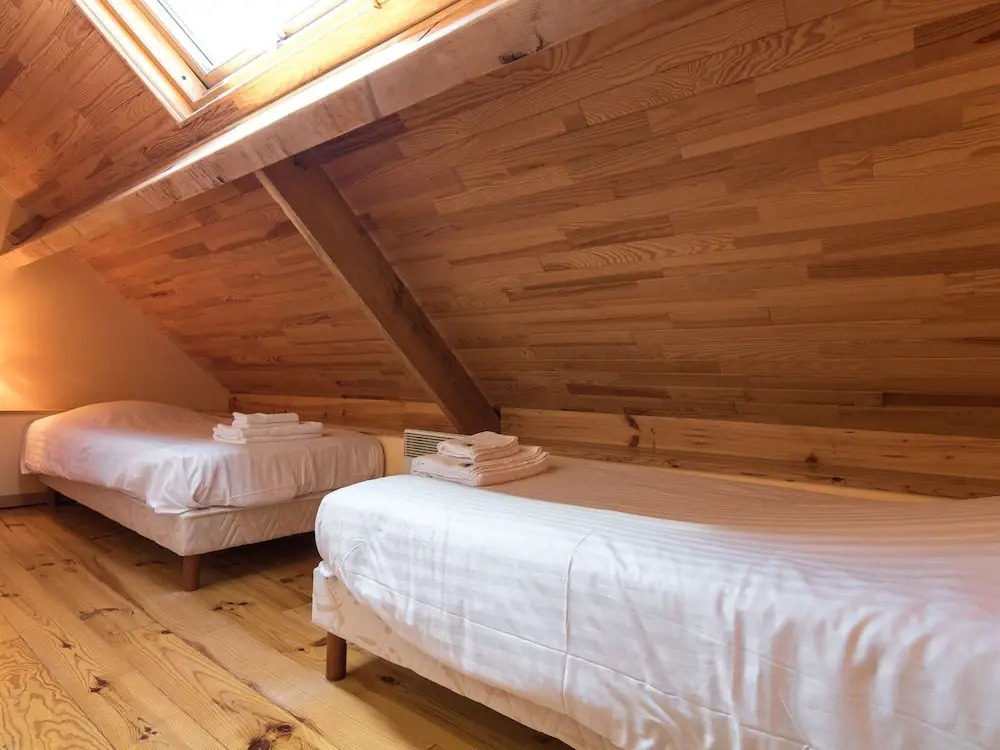 Romantic stay in a medieval castle with pool and restaurant among others