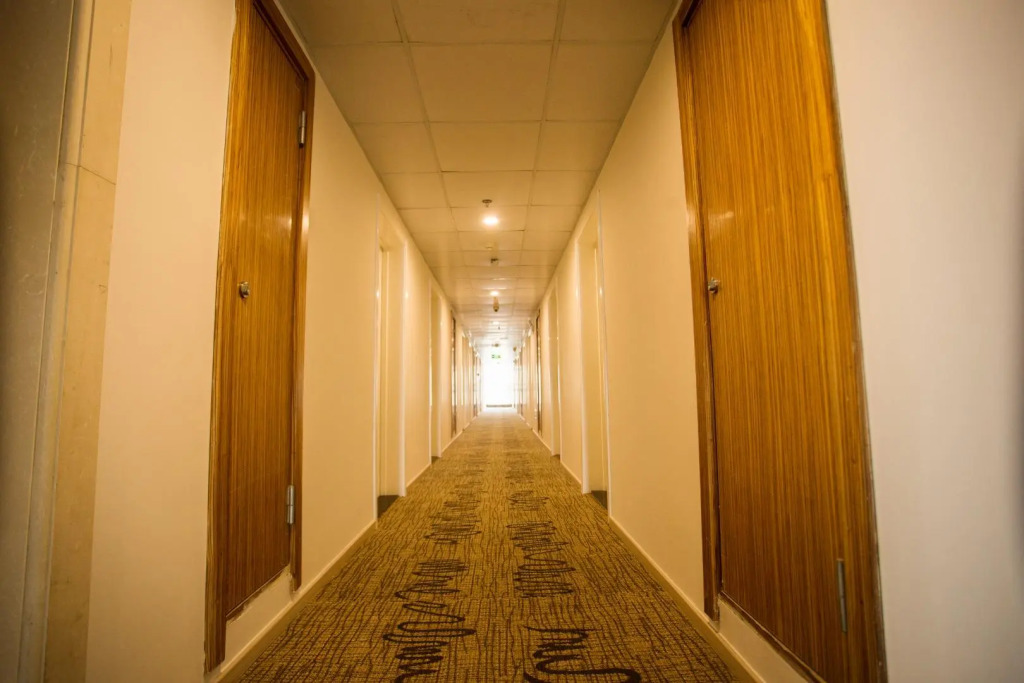 Hanting Hotel Changzhong Changhong Road Metro Station