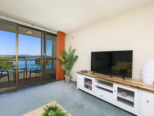 Forster Towers 54 With Lake And Ocean Views