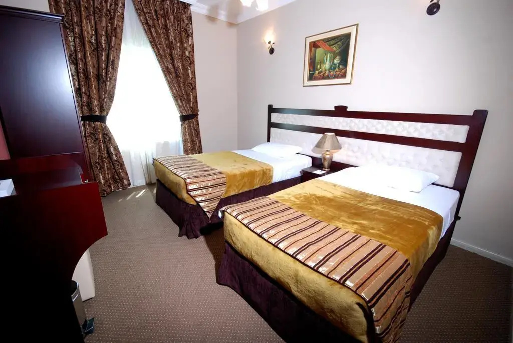 Al Bustan Hotel