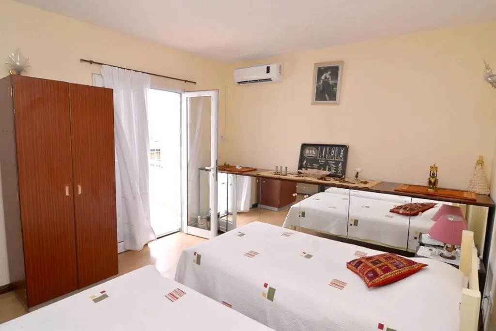 Spacious villa with sea view in Trou DEau Douce