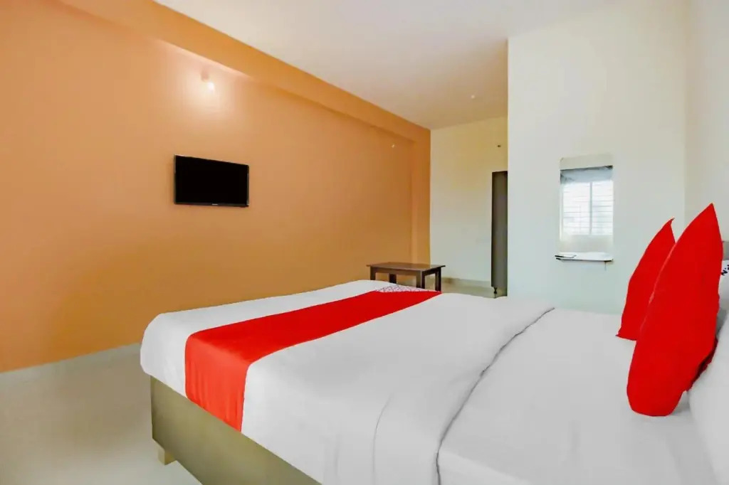 Hotel O P N K Suites