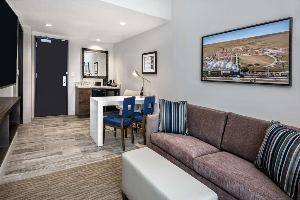 Embassy Suites By Hilton College Station