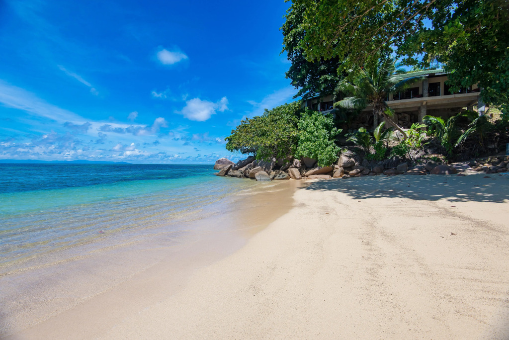 Coco de Mer Hotel and Black Parrot Suites