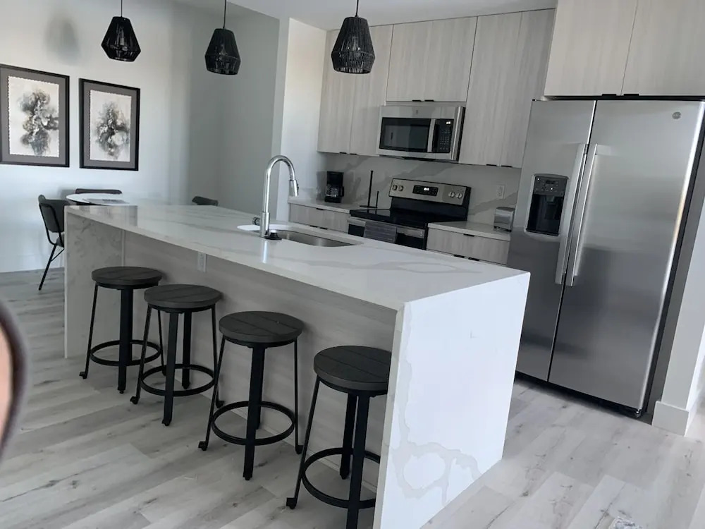 Handsboro Pointe Condo & Suites