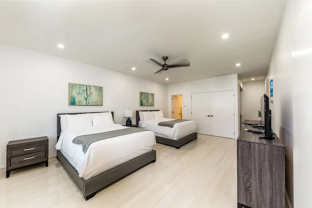 Seascape Grace Bay Hotel & Townhome Villas