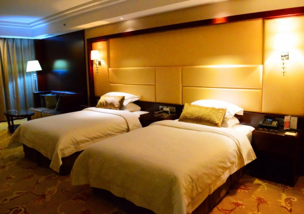 Tianjin Huaxin Peninsula Hotel