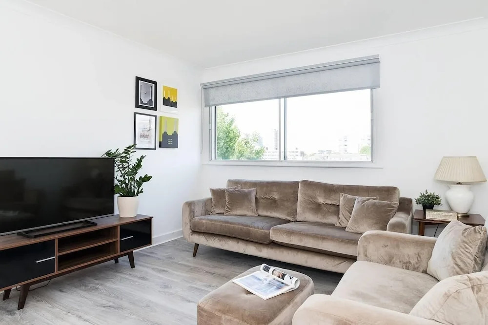Stylish 2BR Flat next to Battersea Park