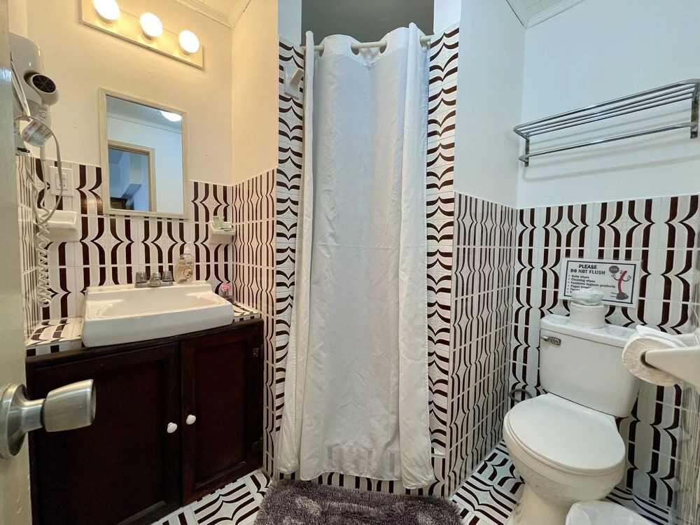Parham Plaza Hotel