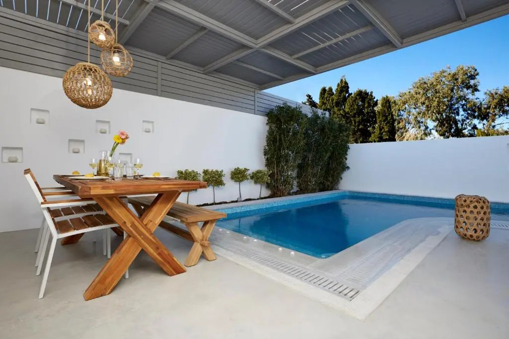 Eolia Kamari Villa