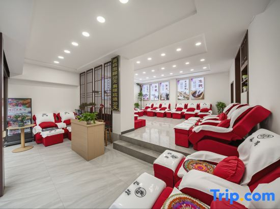 Phoenix Ancient City · Lanyue Near | Hidden Lane, Cloud Nest Elegant House (Nanhua Bridge Branch)