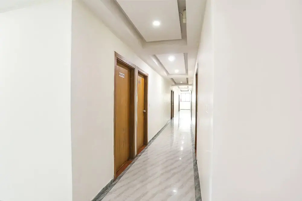 FabHotel Raj Villa - Nr SG Highway