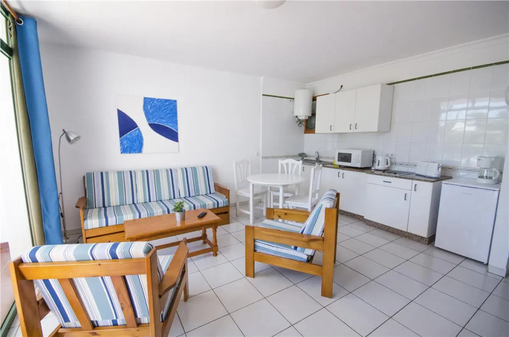 Apartamentos La Peñita