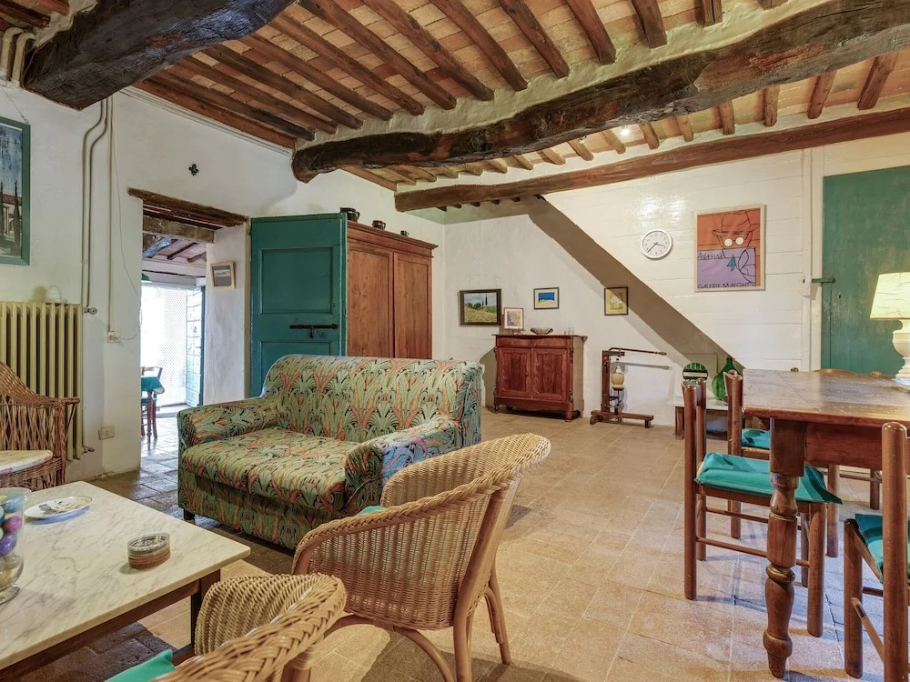 Lovely Holiday Home in Castellina in Chianti With Garden