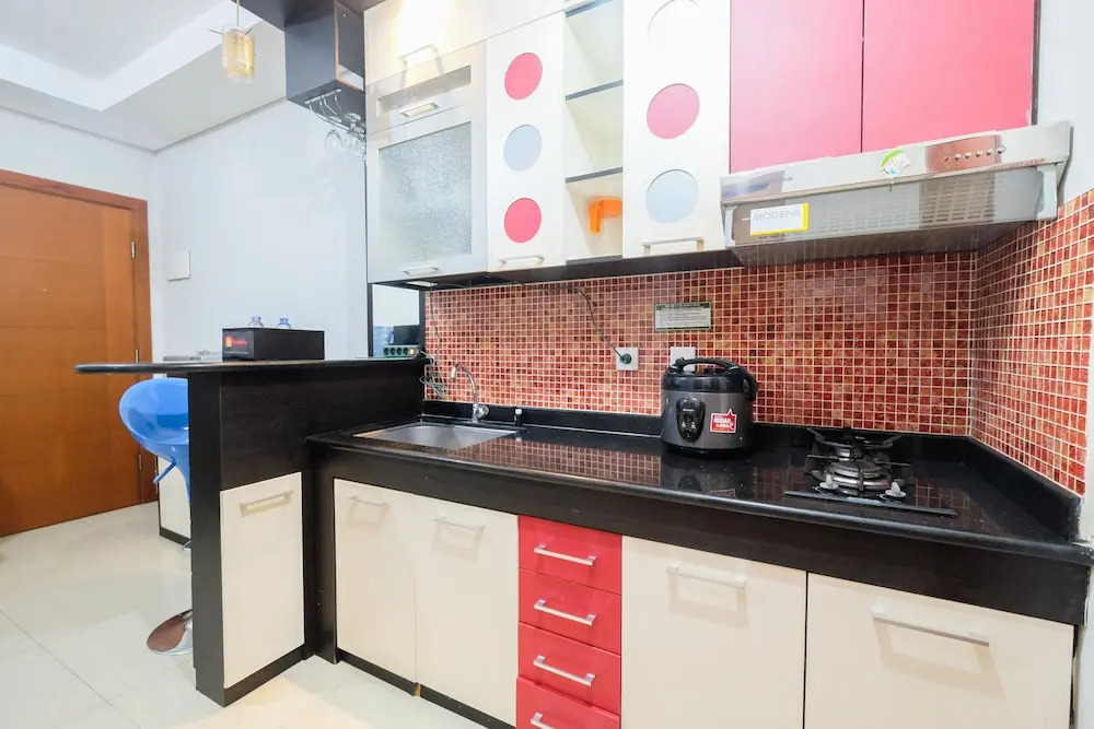 Pleasant 1BR Apartment Thamrin Residence By Travelio