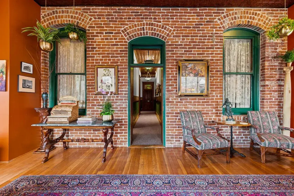 The Peerless Hotel