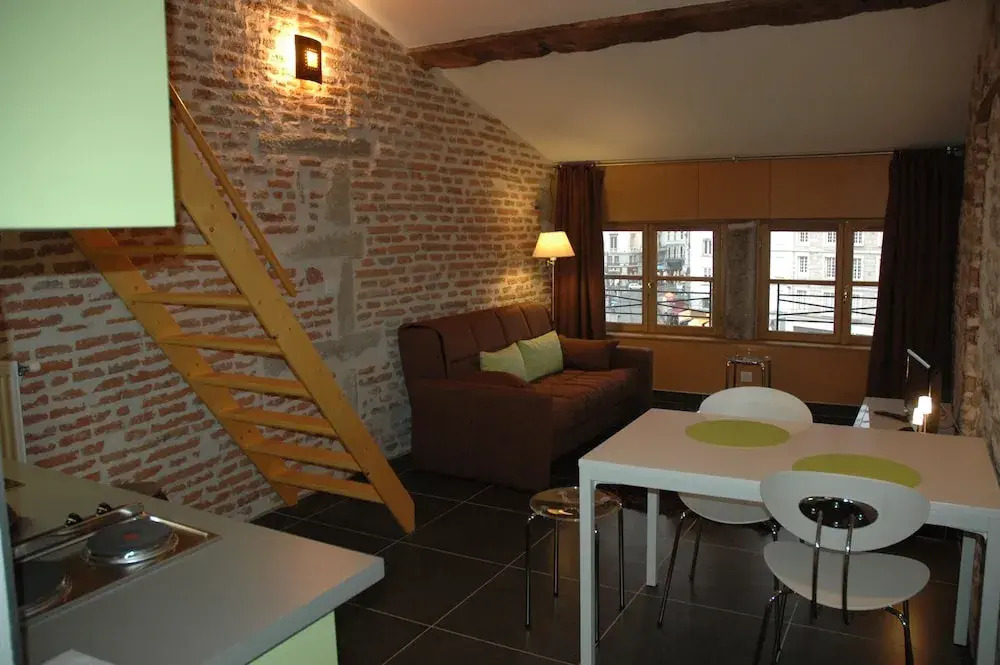 Hotel De La Tour