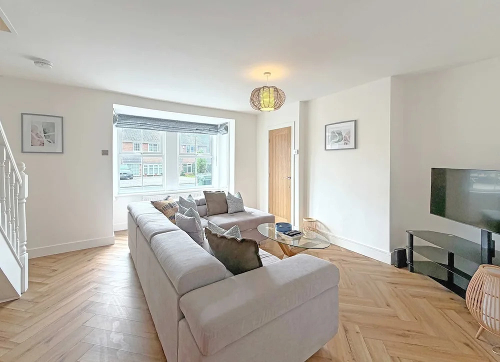 The Green - Stylish Home Sleeps 6 With Parking