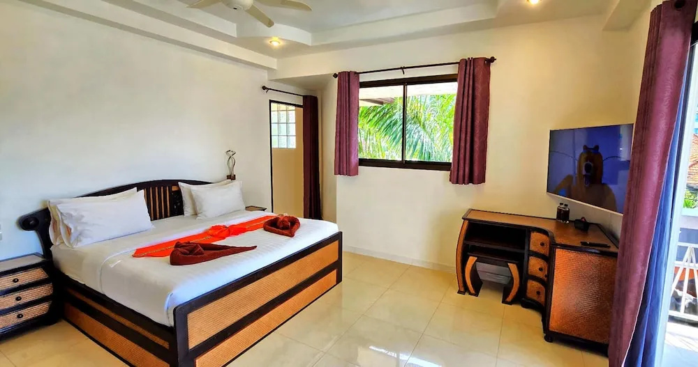 GOLDLAND Luxury Pool Villa Pattaya Walking Street 8 Bedrooms