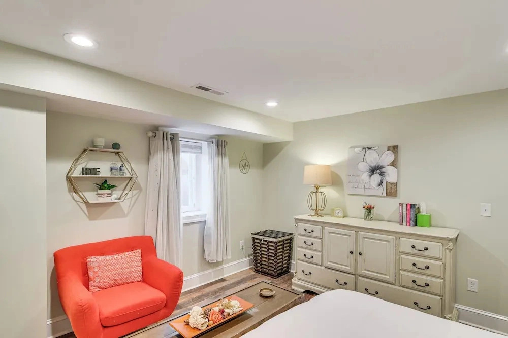 Explore Historic Dtwn Staunton! Walkable Apartment