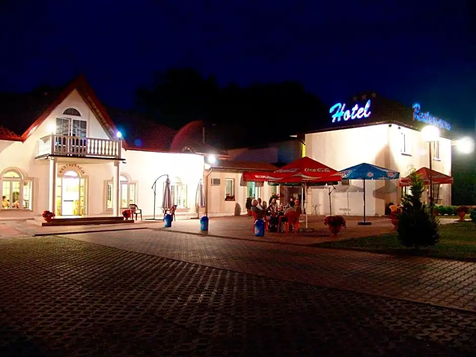 Hotel Pod Dębami