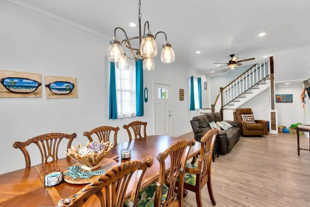 Sea-esta Completely Renovated 2 Story Home Only 1.5 Blocks To The Beach! 4 Bedroom Home by RedAwning