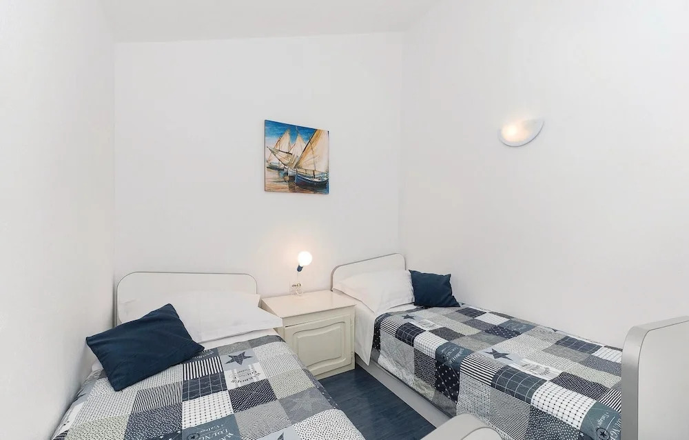 Awesome Home in Jadrija With Wifi and 4 Bedrooms