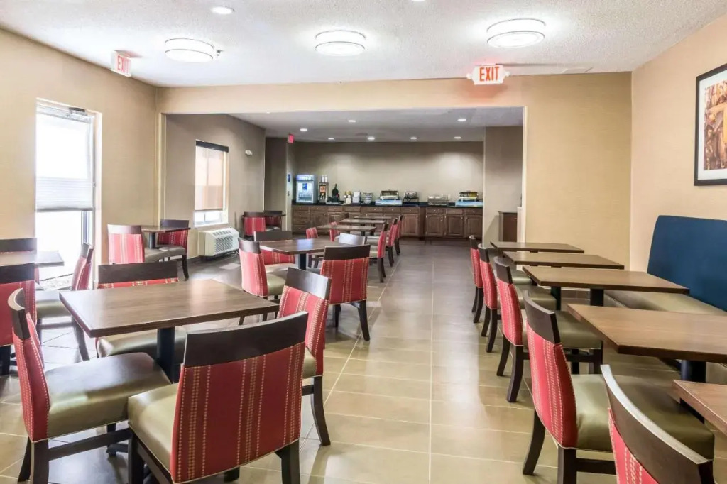 Holiday Inn Exp Stes Hannibal