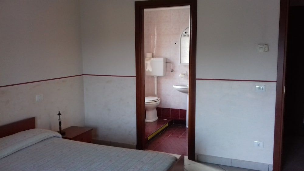 Hotel Caimo Bed-Breakfast
