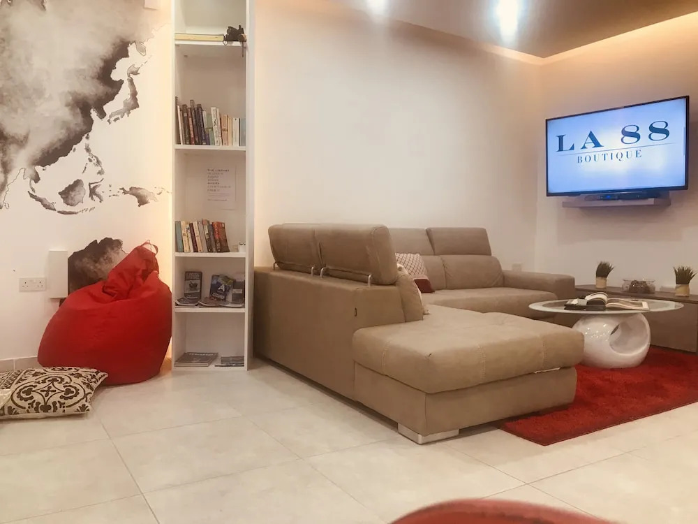 LA 88 Boutique