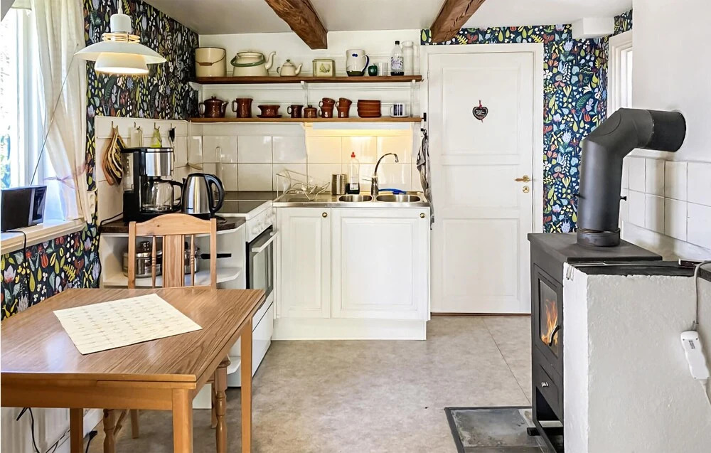 Three-Bedroom Holiday Home In Brakne Hoby
