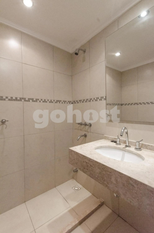 Excepcional dpto de 2 Dormitorios con Parrilla 2D005